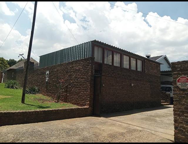 4 BEDROOM HOUSE FOR SALE IN GREENHILLS